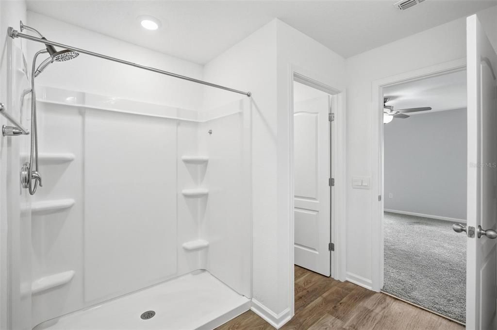 For Sale: $299,900 (4 beds, 2 baths, 1778 Square Feet)