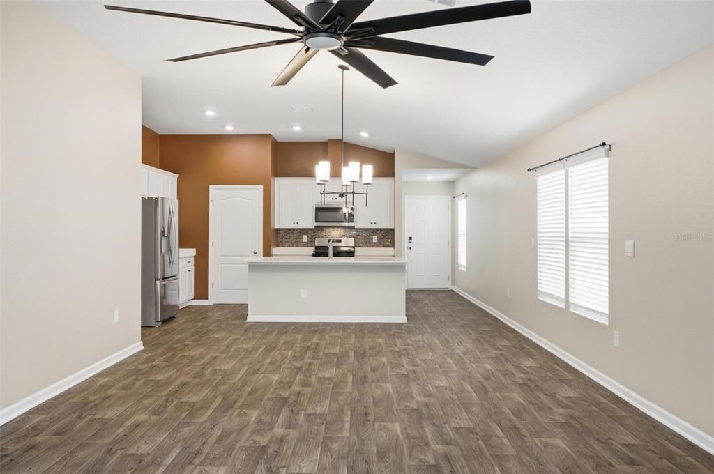 For Sale: $299,900 (4 beds, 2 baths, 1778 Square Feet)