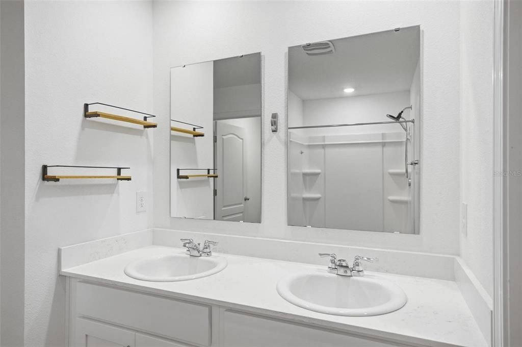 For Sale: $299,900 (4 beds, 2 baths, 1778 Square Feet)