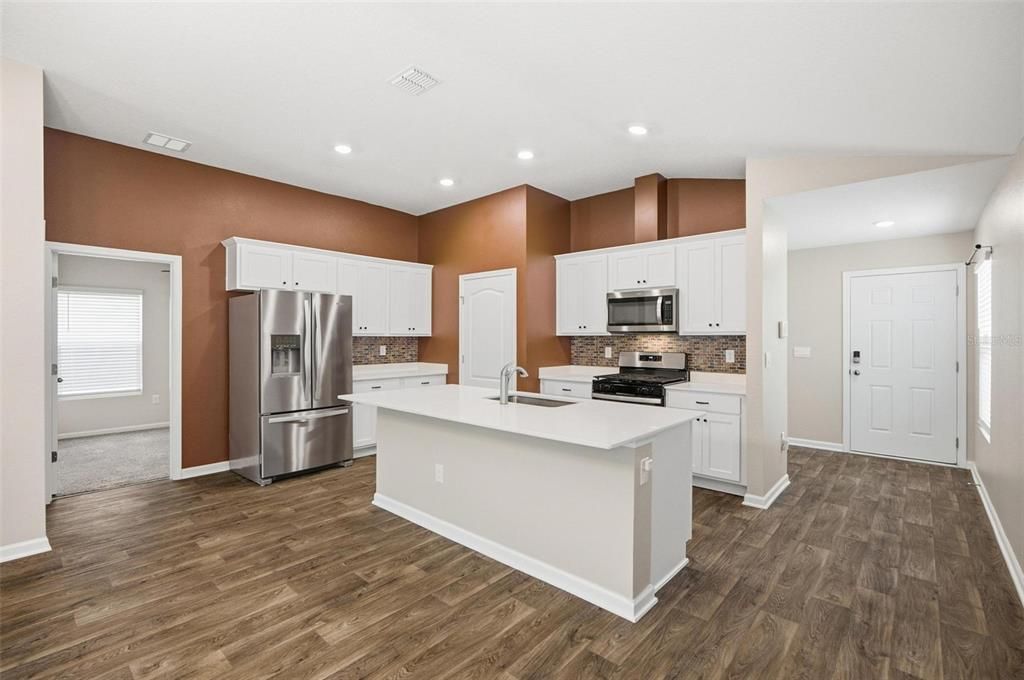 For Sale: $299,900 (4 beds, 2 baths, 1778 Square Feet)