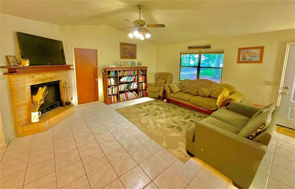 For Sale: $395,000 (3 beds, 2 baths, 1830 Square Feet)