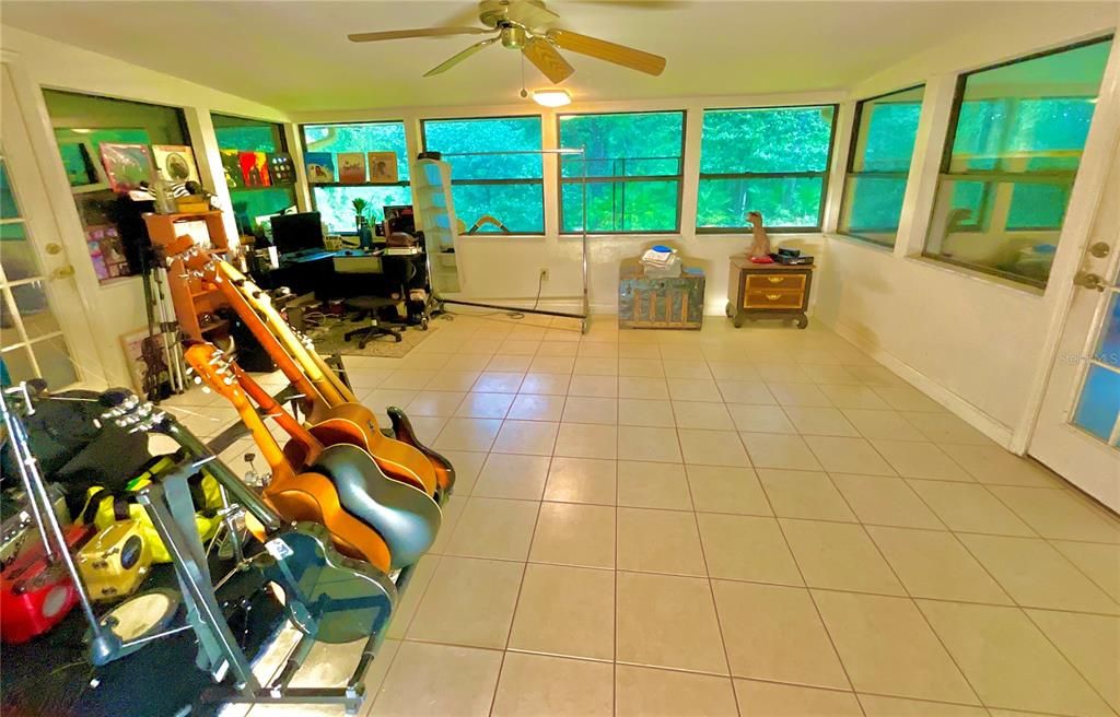 For Sale: $395,000 (3 beds, 2 baths, 1830 Square Feet)