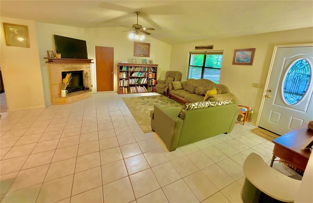For Sale: $395,000 (3 beds, 2 baths, 1830 Square Feet)