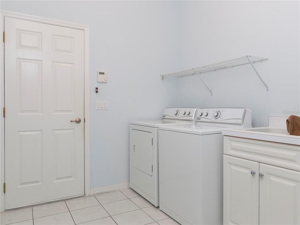 En Renta: $3,650 (5 camas, 4 baños, 3243 Pies cuadrados)