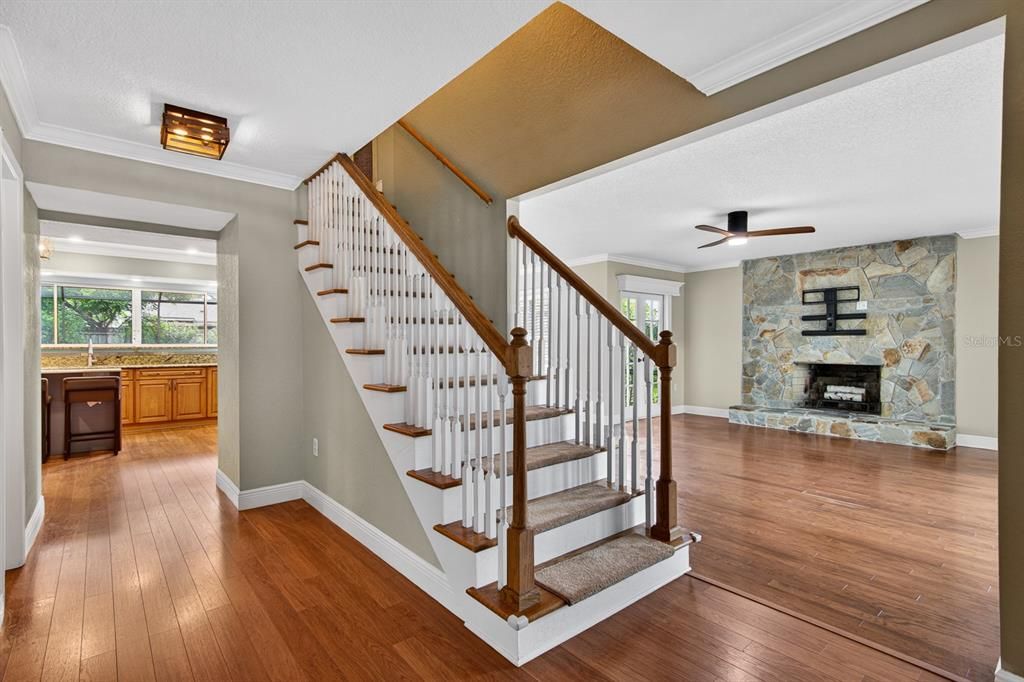 На продажу: $579,999 (4 спален, 3 ванн, 2432 Квадратных фут)