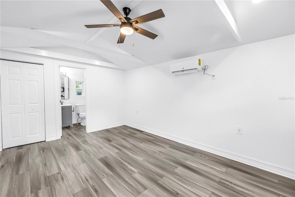 For Rent: $1,195 (1 beds, 1 baths, 288 Square Feet)