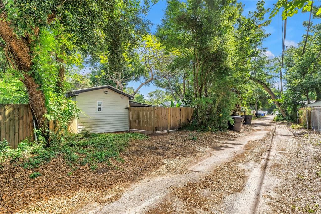 For Rent: $1,195 (1 beds, 1 baths, 288 Square Feet)