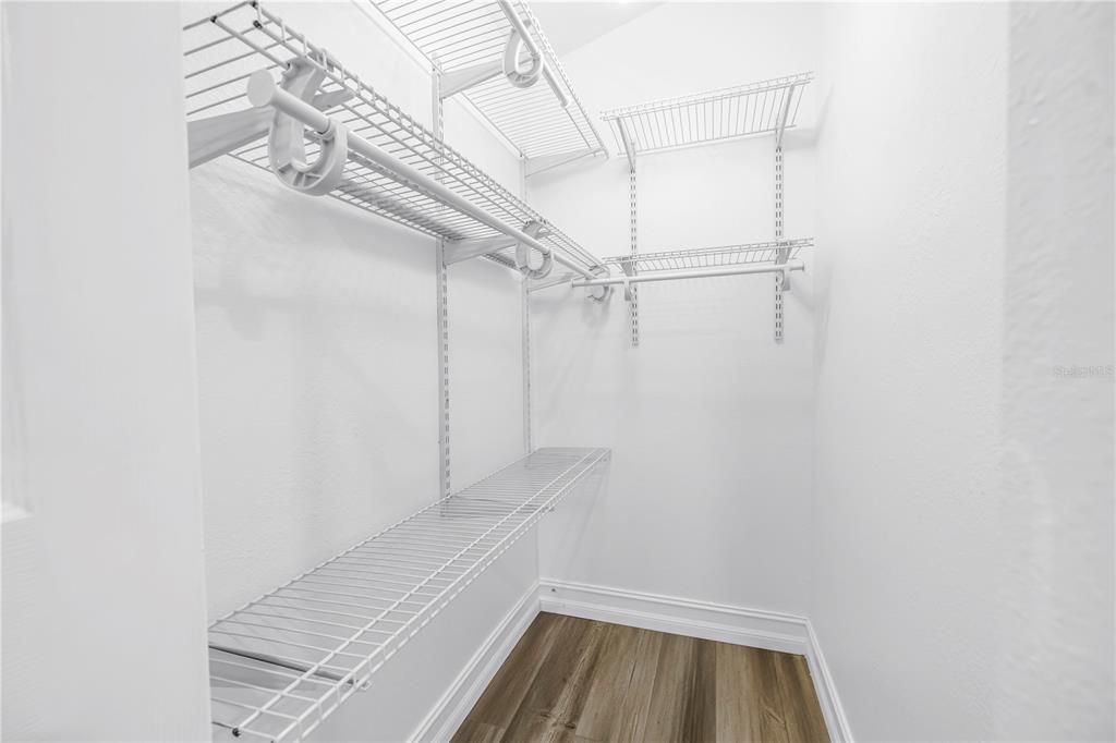 For Rent: $1,195 (1 beds, 1 baths, 288 Square Feet)