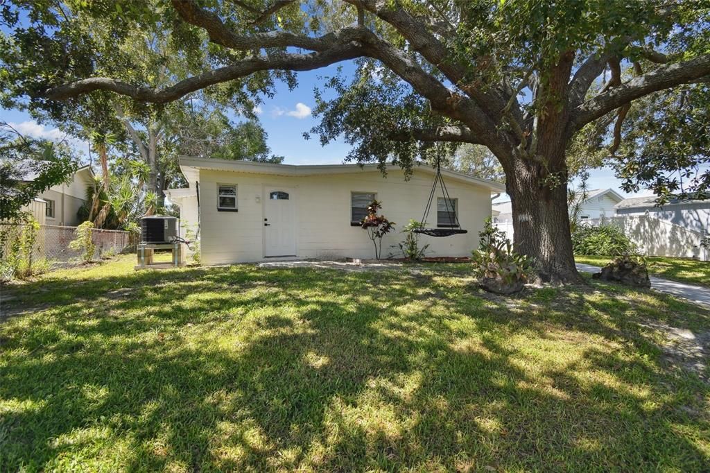 For Sale: $475,000 (4 beds, 2 baths, 1638 Square Feet)