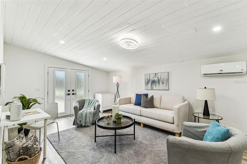 For Sale: $475,000 (4 beds, 2 baths, 1638 Square Feet)