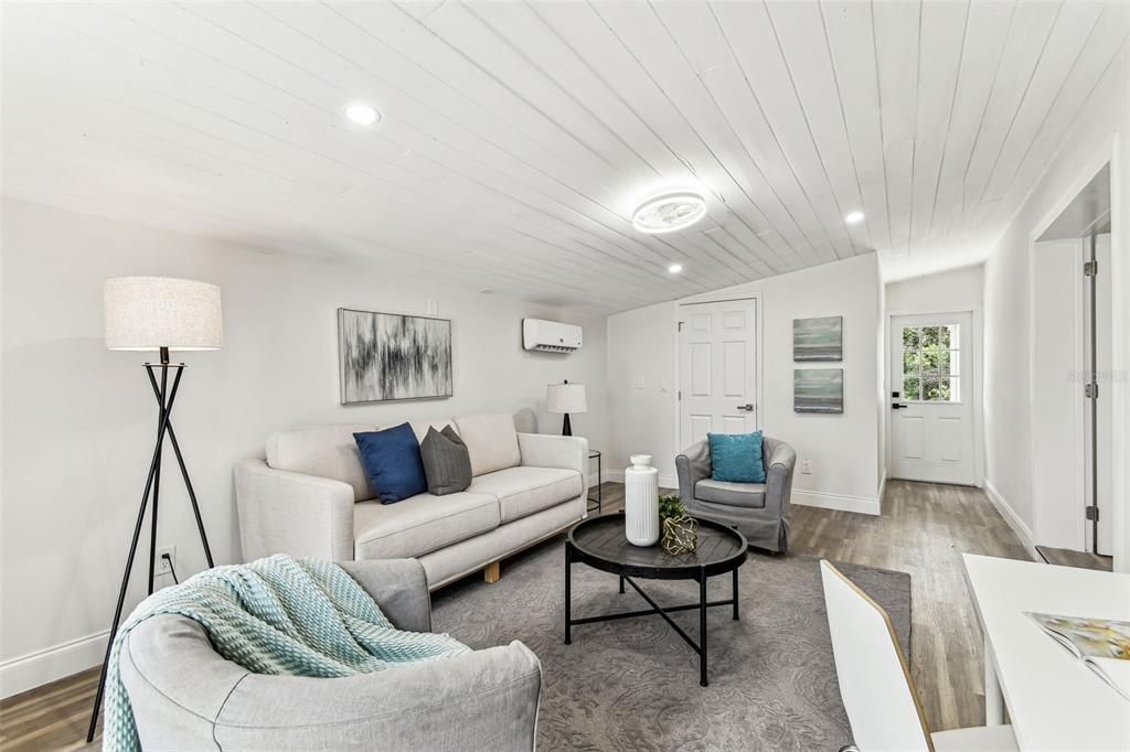For Sale: $475,000 (4 beds, 2 baths, 1638 Square Feet)