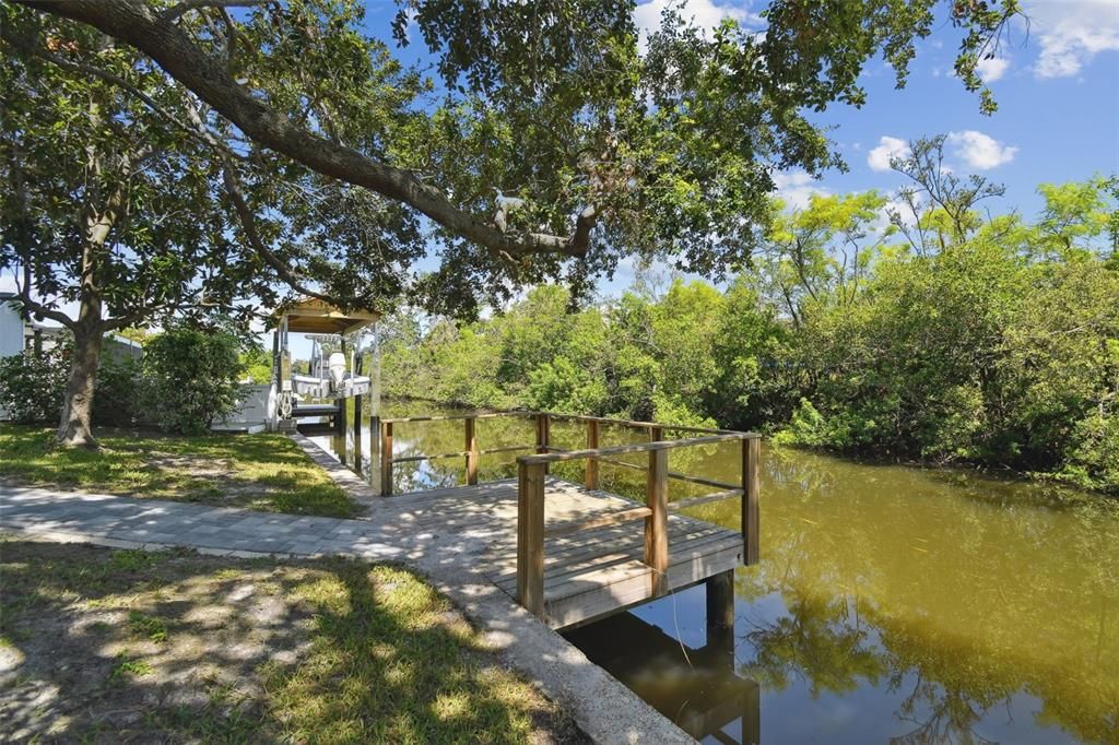 For Sale: $475,000 (4 beds, 2 baths, 1638 Square Feet)
