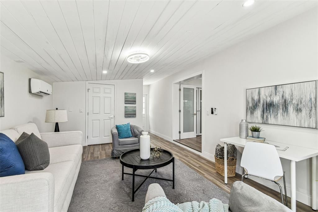 For Sale: $475,000 (4 beds, 2 baths, 1638 Square Feet)