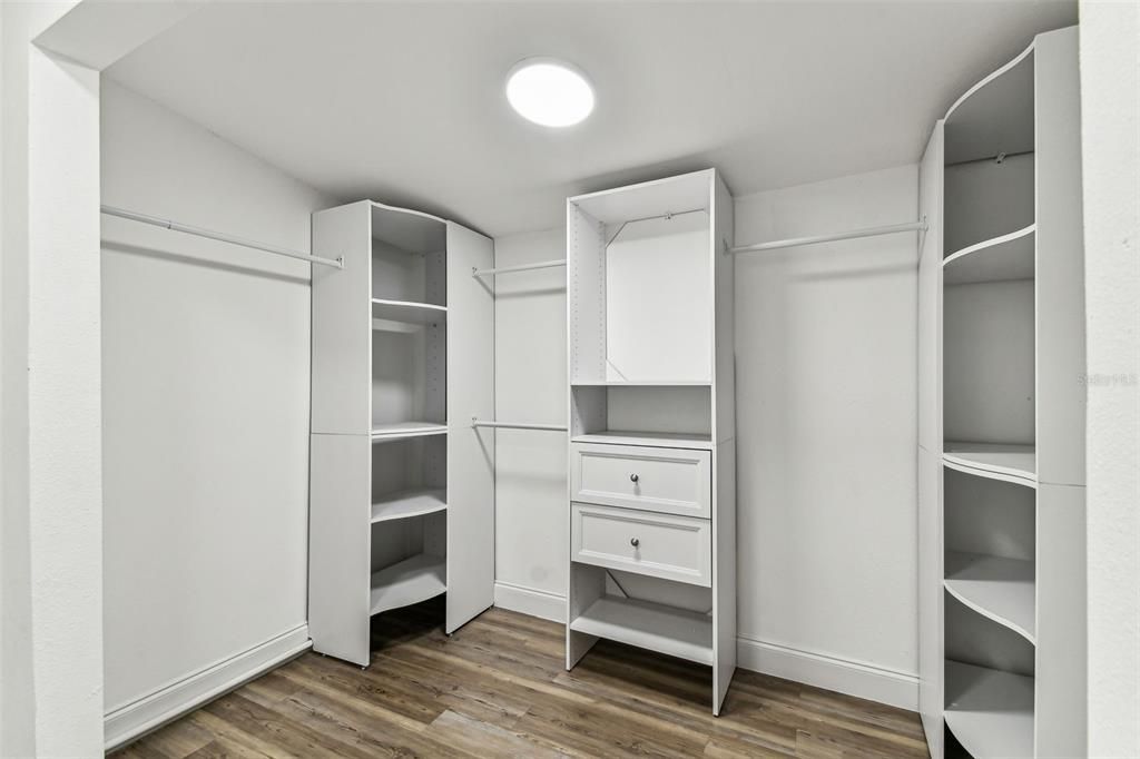 For Sale: $475,000 (4 beds, 2 baths, 1638 Square Feet)