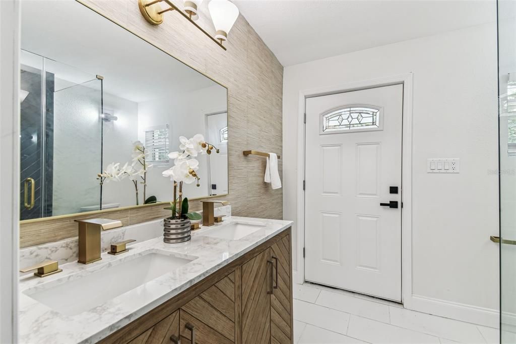 For Sale: $475,000 (4 beds, 2 baths, 1638 Square Feet)