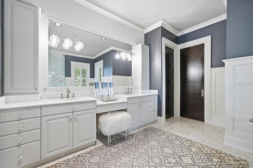 For Sale: $2,300,000 (4 beds, 2 baths, 3542 Square Feet)