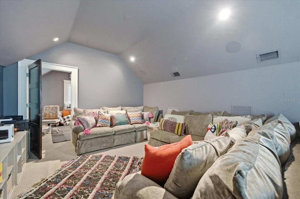 For Sale: $2,300,000 (4 beds, 2 baths, 3542 Square Feet)