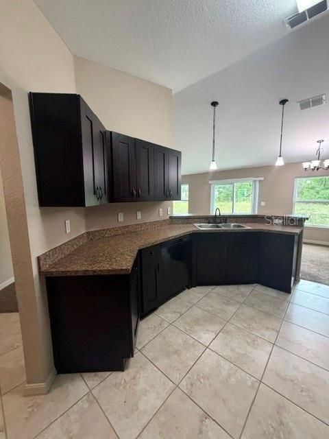 For Rent: $1,850 (4 beds, 2 baths, 1747 Square Feet)