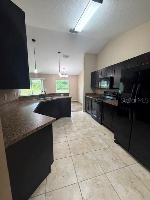 For Rent: $1,850 (4 beds, 2 baths, 1747 Square Feet)