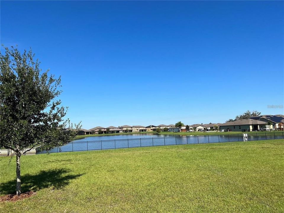 For Rent: $2,395 (3 beds, 3 baths, 1825 Square Feet)