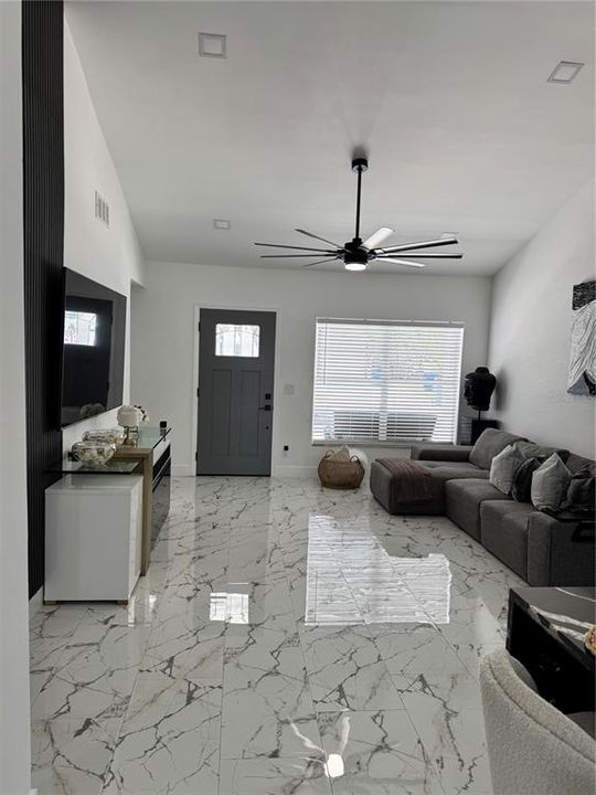 For Sale: $444,900 (3 beds, 3 baths, 1230 Square Feet)