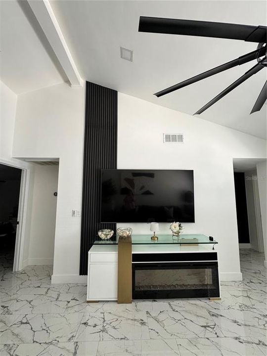 For Sale: $444,900 (3 beds, 3 baths, 1230 Square Feet)