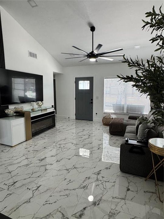 For Sale: $444,900 (3 beds, 3 baths, 1230 Square Feet)