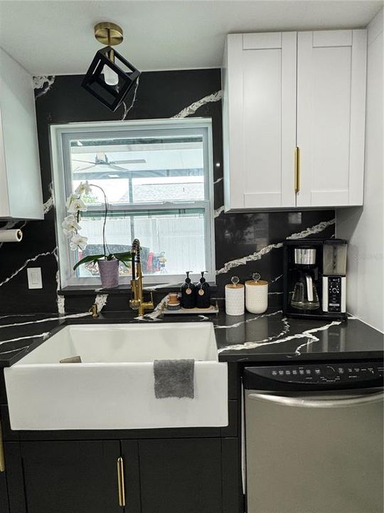 For Sale: $444,900 (3 beds, 3 baths, 1230 Square Feet)