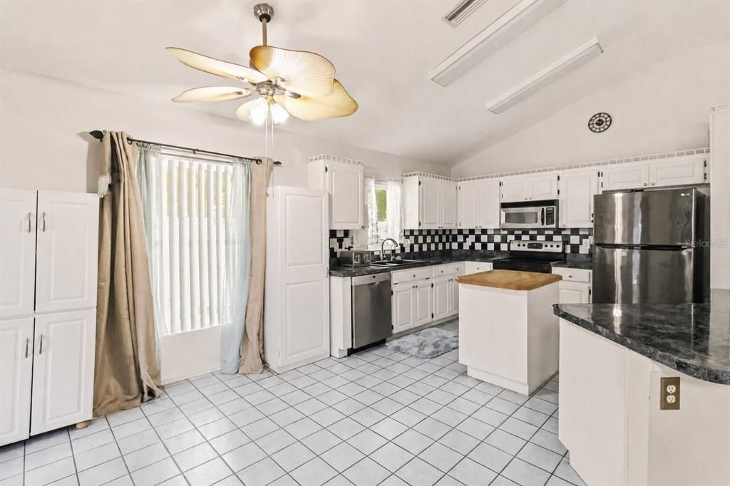 For Sale: $445,000 (3 beds, 2 baths, 1482 Square Feet)