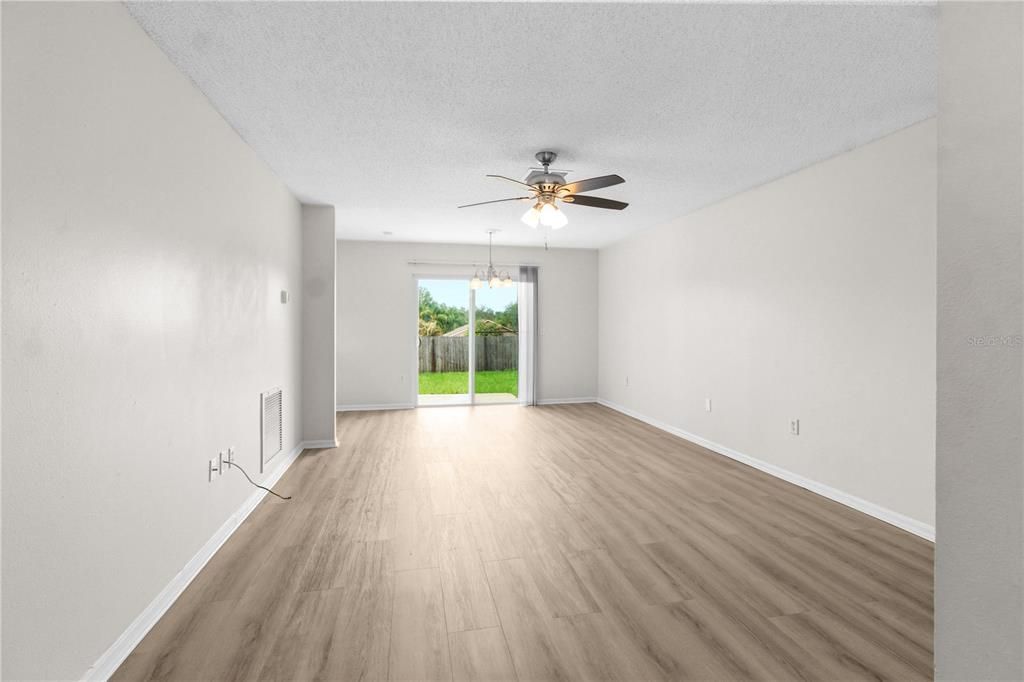 For Sale: $375,000 (3 beds, 2 baths, 1123 Square Feet)