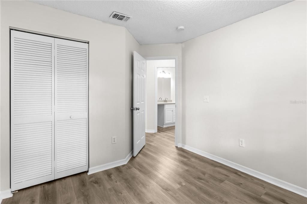 For Sale: $375,000 (3 beds, 2 baths, 1123 Square Feet)