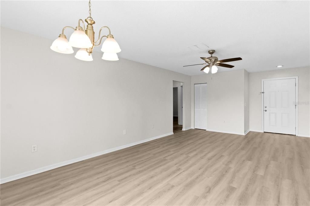 For Sale: $375,000 (3 beds, 2 baths, 1123 Square Feet)