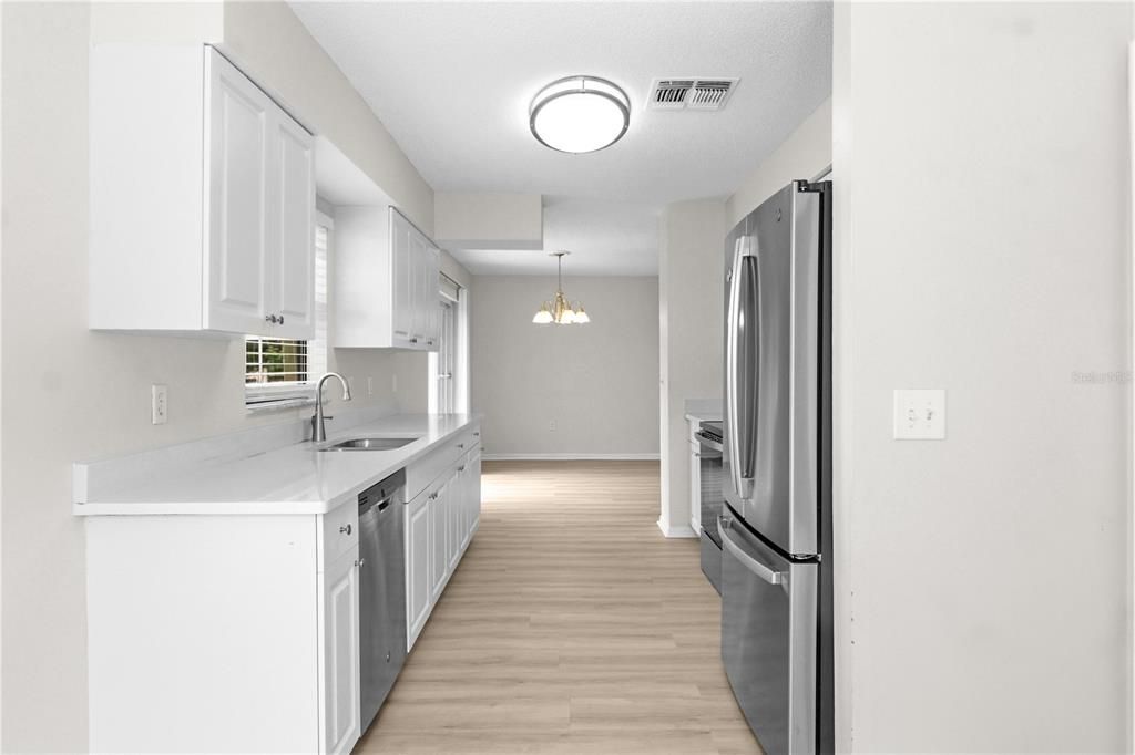 For Sale: $375,000 (3 beds, 2 baths, 1123 Square Feet)
