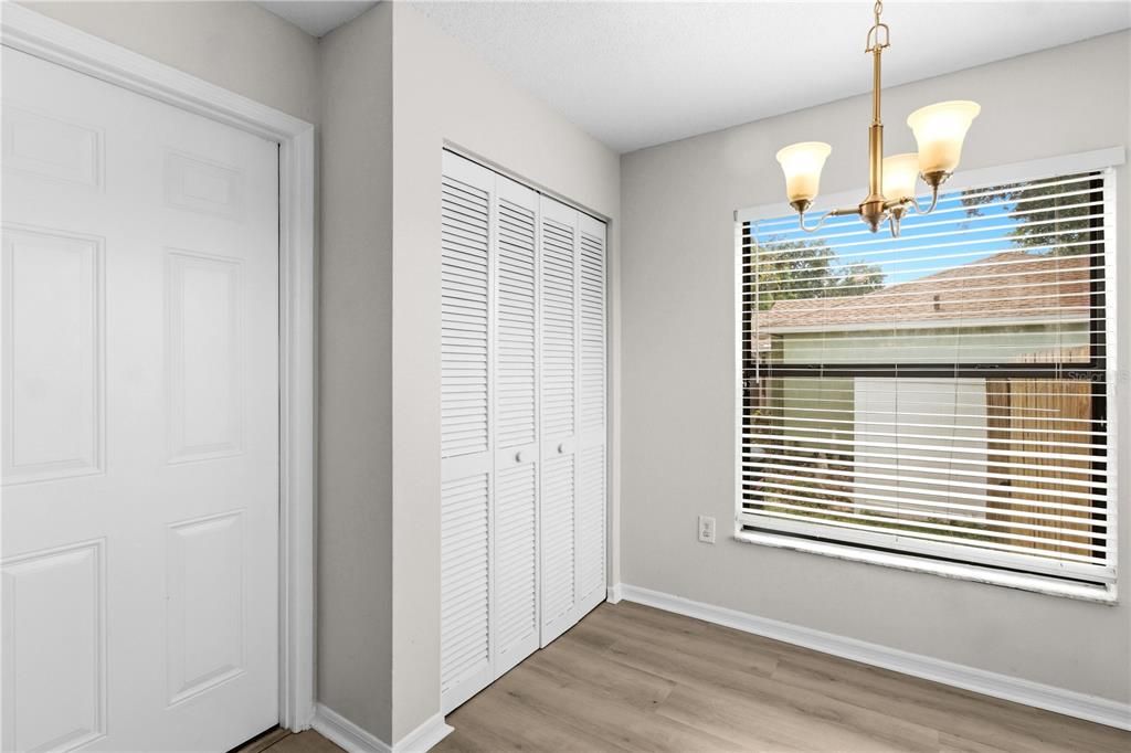 For Sale: $375,000 (3 beds, 2 baths, 1123 Square Feet)