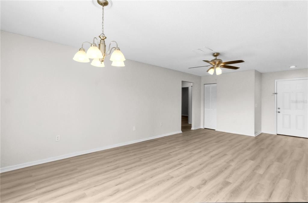 For Sale: $375,000 (3 beds, 2 baths, 1123 Square Feet)