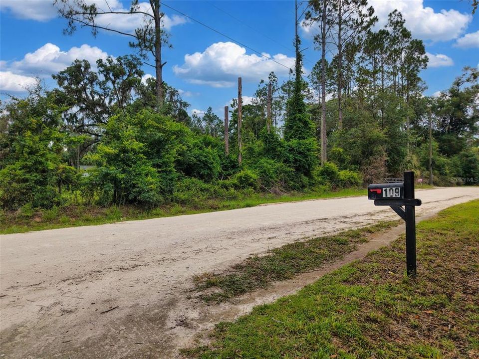 En Venta: $69,900 (2.53 acres)