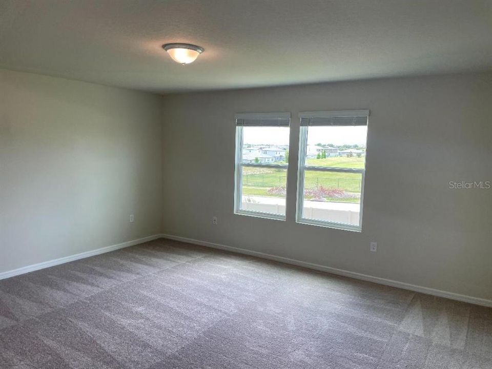 For Sale: $399,900 (5 beds, 3 baths, 2416 Square Feet)