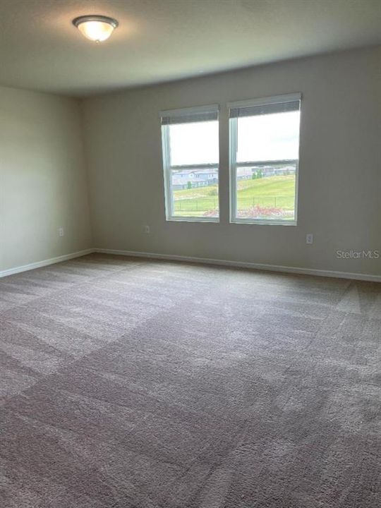 For Sale: $399,900 (5 beds, 3 baths, 2416 Square Feet)