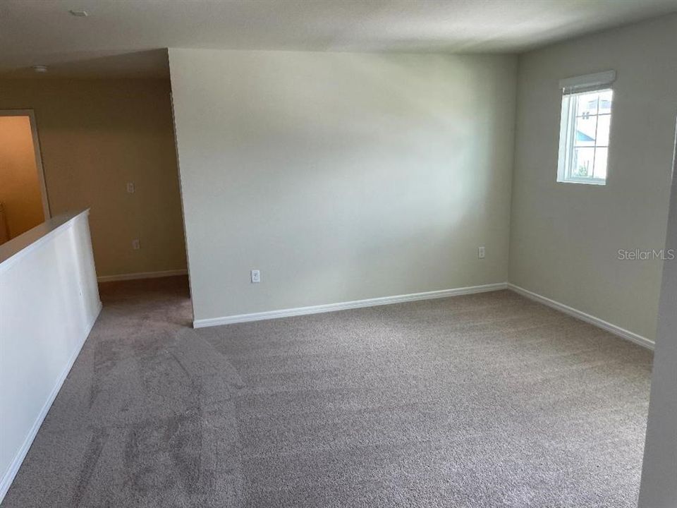 For Sale: $399,900 (5 beds, 3 baths, 2416 Square Feet)