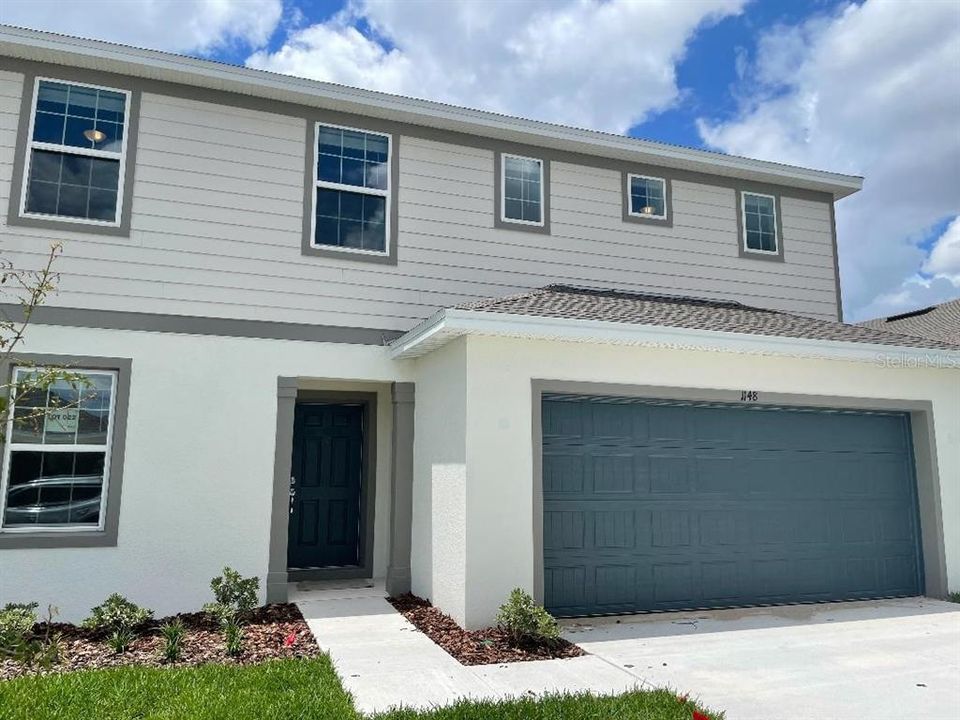 For Sale: $399,900 (5 beds, 3 baths, 2416 Square Feet)
