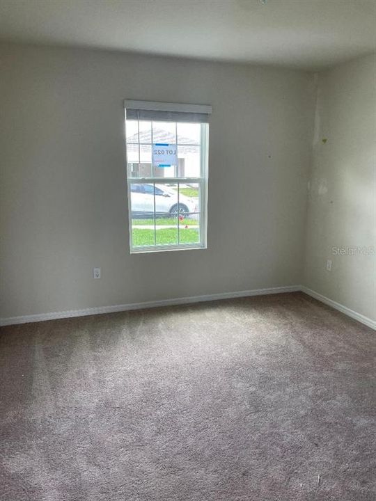 For Sale: $399,900 (5 beds, 3 baths, 2416 Square Feet)