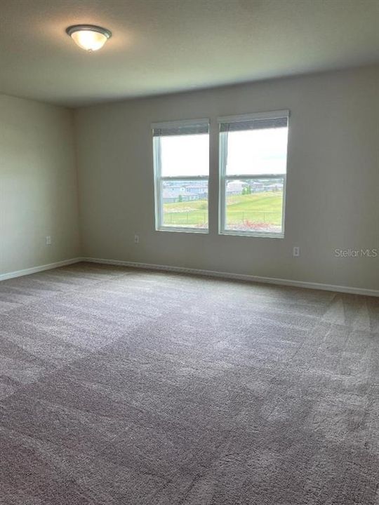 For Sale: $399,900 (5 beds, 3 baths, 2416 Square Feet)