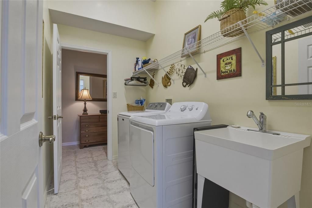 En Venta: $369,000 (2 camas, 2 baños, 1796 Pies cuadrados)