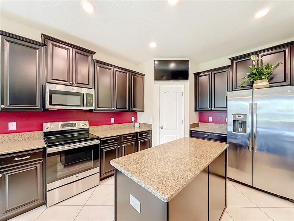 En Venta: $874,900 (6 camas, 4 baños, 4042 Pies cuadrados)