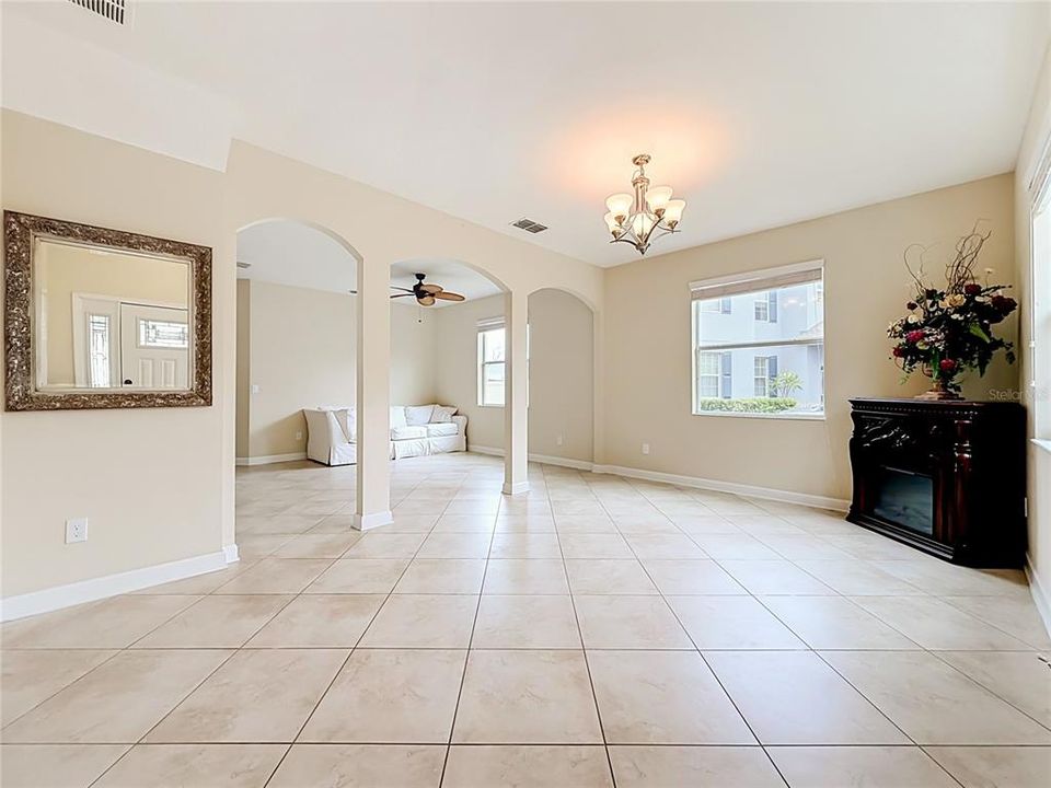 En Venta: $874,900 (6 camas, 4 baños, 4042 Pies cuadrados)
