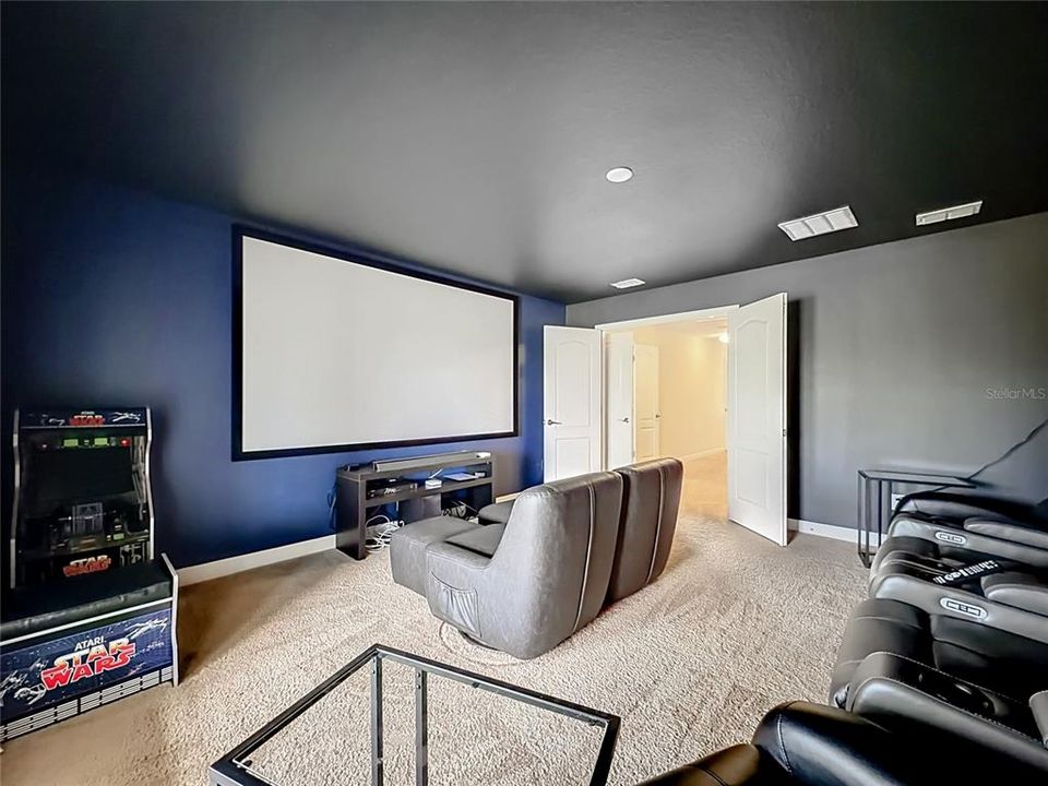 En Venta: $874,900 (6 camas, 4 baños, 4042 Pies cuadrados)