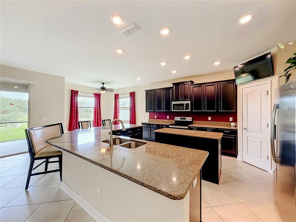 En Venta: $874,900 (6 camas, 4 baños, 4042 Pies cuadrados)