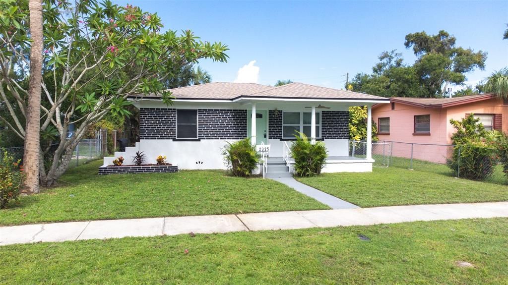 En Venta: $315,000 (3 camas, 2 baños, 1128 Pies cuadrados)