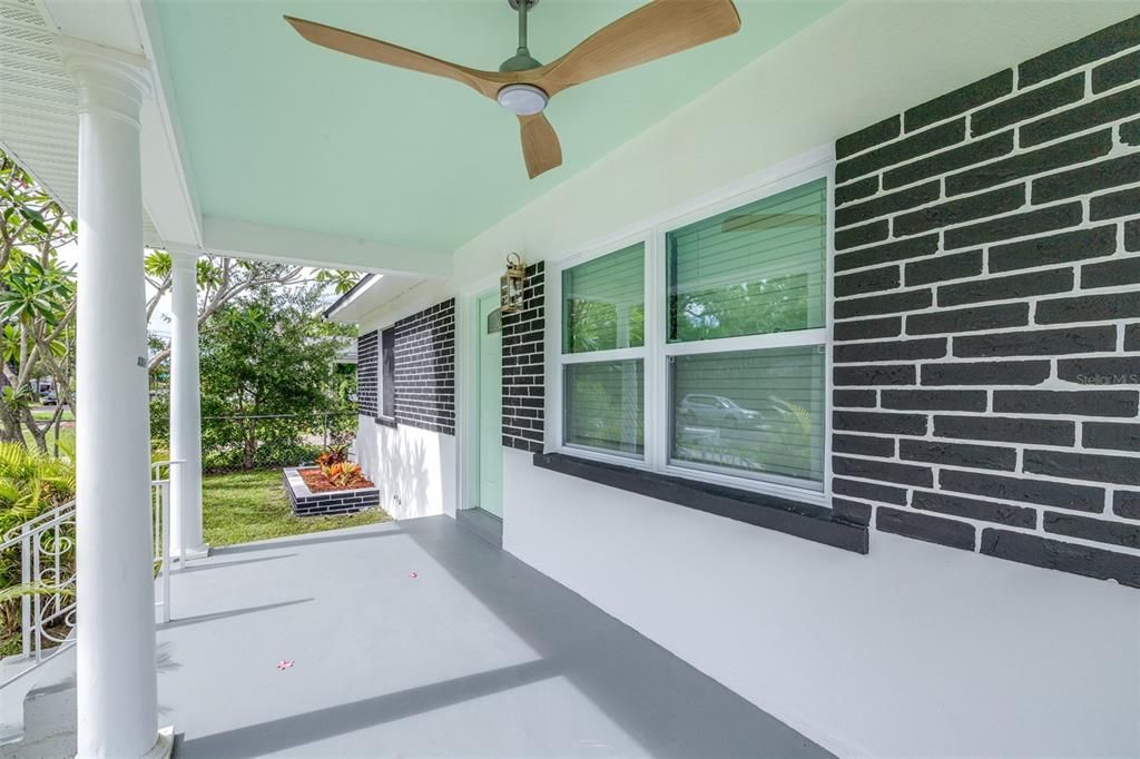 En Venta: $315,000 (3 camas, 2 baños, 1128 Pies cuadrados)