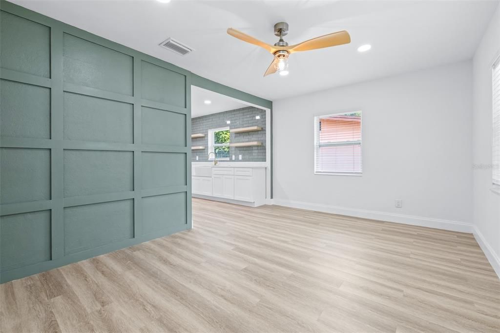 En Venta: $315,000 (3 camas, 2 baños, 1128 Pies cuadrados)